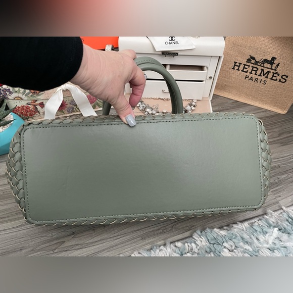 ✨🎁🎁Anne Klein Green Woven Tote Bag with Pouch✨NEW - Picture 11 of 14